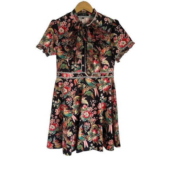 DALIA MACPHEE Short Sleeve Tie Neck Floral Mini Dress with Lace Trim - Picture 6 of 14